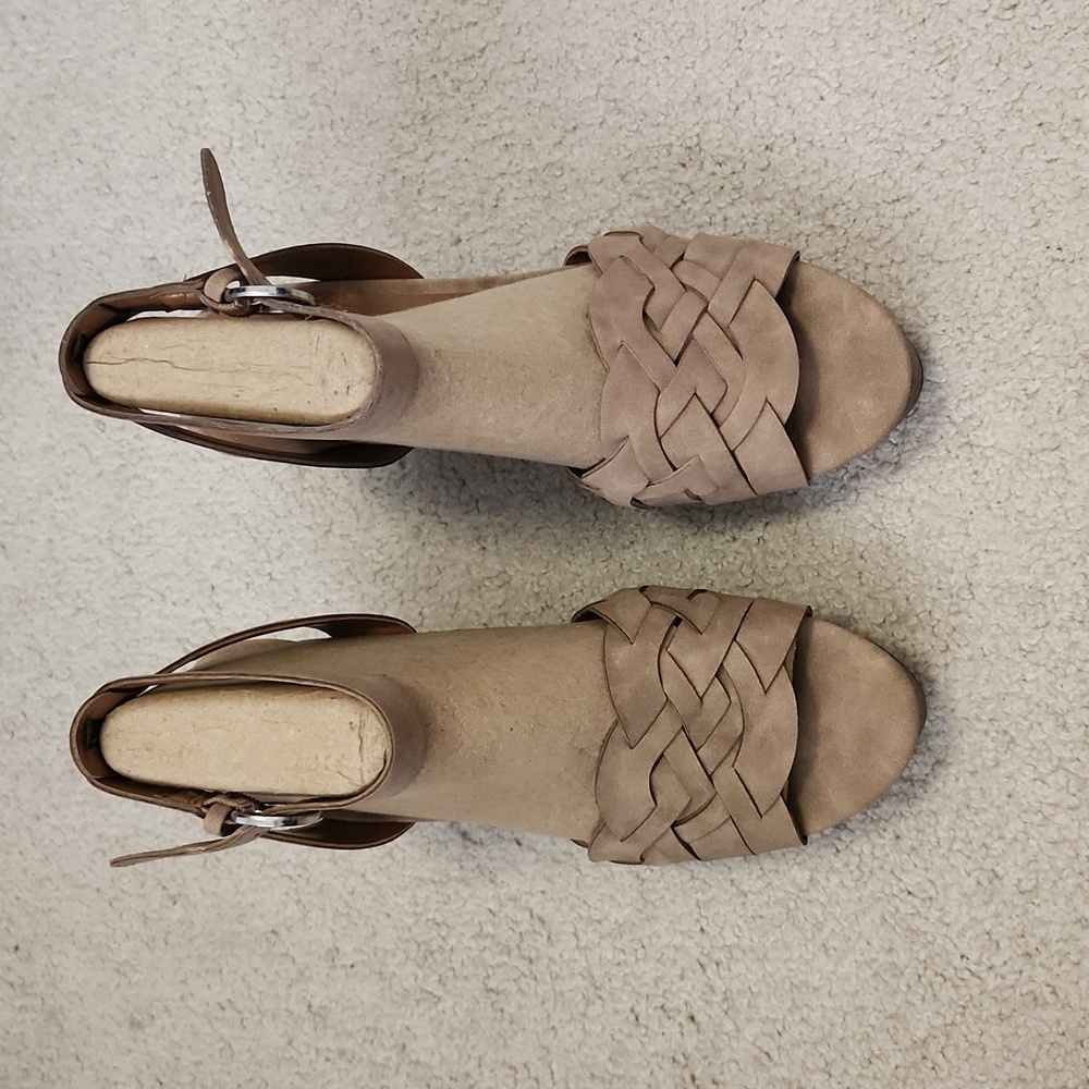 Wedge sandals size 8